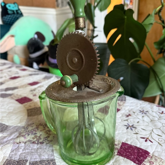 Vintage Green URANIUM Hand Mixer with Glass Bowl - Classic Kitchen Tool